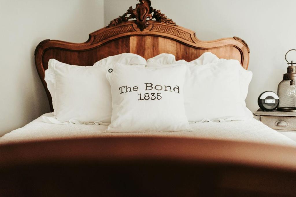 The Bond 1835 Hotel สกานีทาเลส ภายนอก รูปภาพ